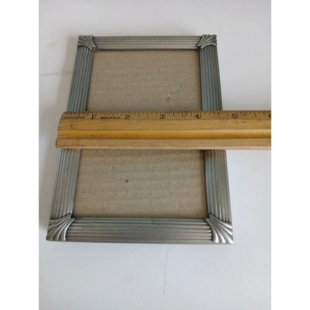 4.5 X 6.5  burnes silver pewter ribbed w fan motif Corner